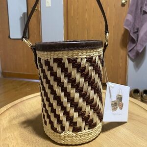 NWT Two-Tone Straw Bucket Bag